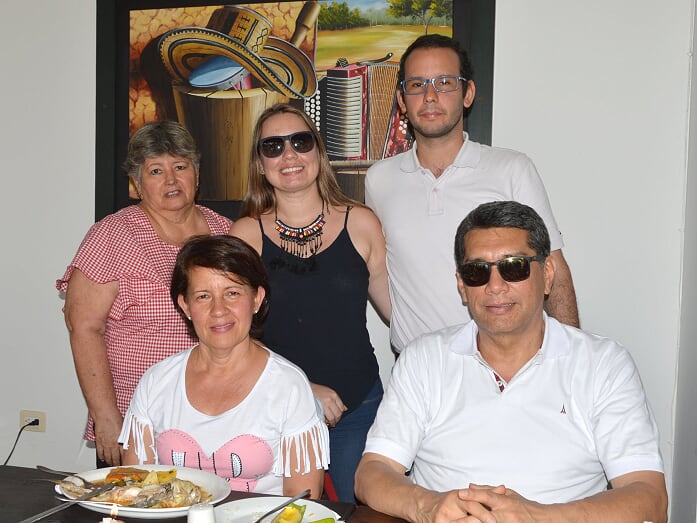 Consuelo Azuero, Erika Medina, Diego Felipe Bahamon, Clara Eugenia Azuero y Eduardo Cabezas.